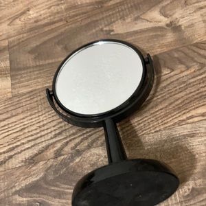 Desk mirror in great condition and no cracks
